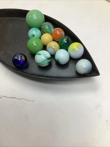 Lot Vtg Akro Agate corkscrew Marbles Swirl Patterns Green Yellow white Lg Sm - Picture 1 of 3