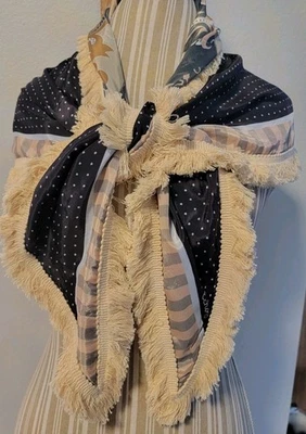  Echo шелк черный полкадот и серый/розовый двусторонний тяжелая бахрома треугольник шарф - Изображение 1 из 4