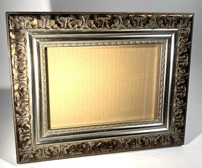 Moldura para foto 10" de altura acabamento bronze comporta 5" x 7" - Imagem 1 de 4