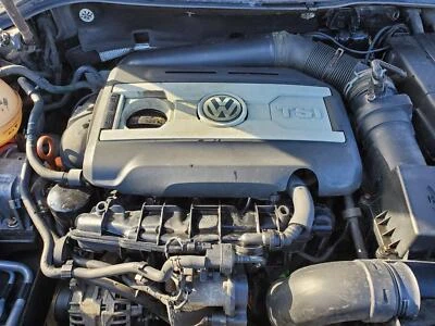 Cubierta del motor Volkswagen CC 2009-2017 (2,0 L turbo) Foto 1 de 4