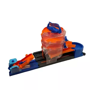 Hot Wheels City Super Spin Dealership & Car launcher - Great Condition - Picture 1 of 9