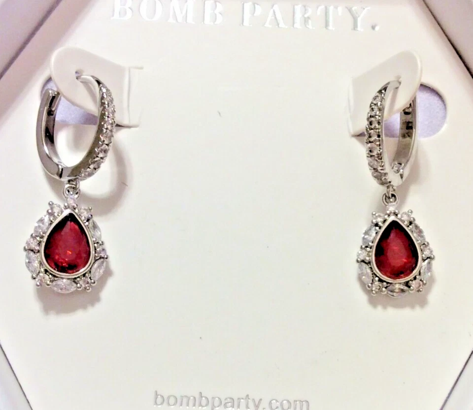 Brincos pendurados Bomb Party Blooming Wonder Lab rubi folheados a ródio 3704 - Imagem 1 de 1