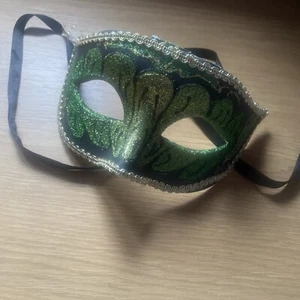 Mask - Picture 1 of 4