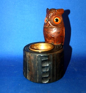 A charming carved wooden owl with brass pot, trinket, pin dish - Picture 1 of 6