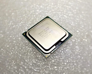 Intel Celeron E3300 2.5 GHz 2.50GHZ/1M/800, SLGU4 Socket 775 - Picture 1 of 1
