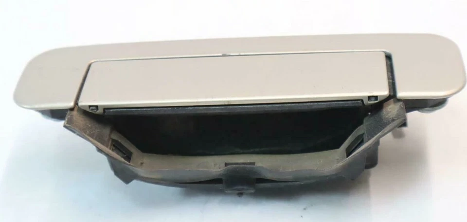 Manija de puerta exterior trasera izquierda lado conductor Audi A4 A4 Quattro A8 1996-1999 OEM  Foto 1 de 4