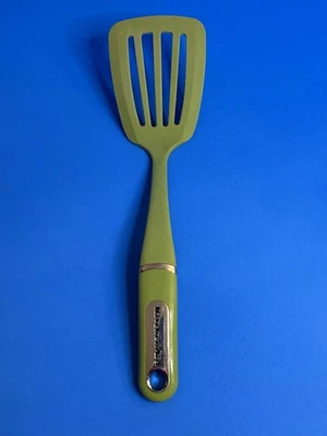 KitchenAid Espátula Ranurada Verde Lima Turner 14” Utensilio de Cocina Foto 1 de 4