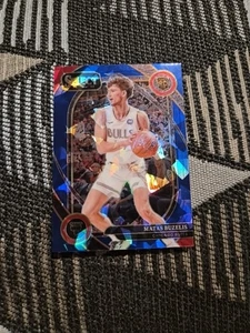 2024-25 Panini Select Basketball Matas Buzelis RC Courtside Blue Prizm #277 - Bild 1 von 4