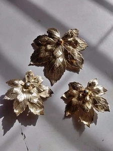 Vintage Goldtone Leaf Clip-On Earrings and Matching Pin Set - Picture 1 of 3
