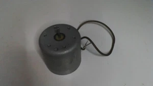 Motorino 9V con Controllo Meccanico Della Velocità CW Orario - Picture 1 of 1