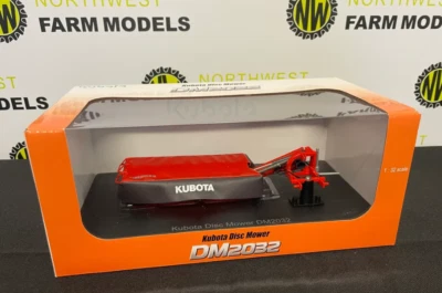 UNIVERSAL HOBBIES 4864 1:32 SCALE KUBOTA DM 2032 MOWER - Image 1 of 2