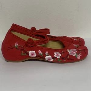 Plum Blossom | Para mujer Talla 7 | Zapatos de tacón Mary Jane rojos bordados - Imagen 1 de 11