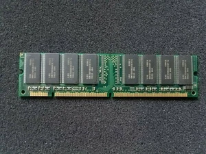 LG Semicon. 64MB , SDRAM ,168PIN , PC-100 ( P/N: GMM2649233ETG-7J ) - Picture 1 of 3