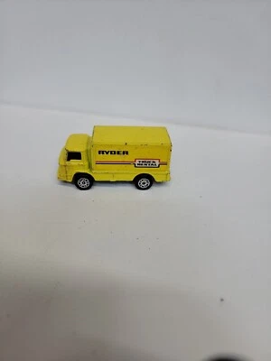  1/87 Scale Letland Terrier  Vintage yellow RYDER Box Van - Image 1 of 4
