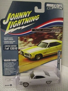 Johnny Lightning Muscle Cars USA 1965 Pontiac Catalina 2+2 Royal Bobcat White - Picture 1 of 4