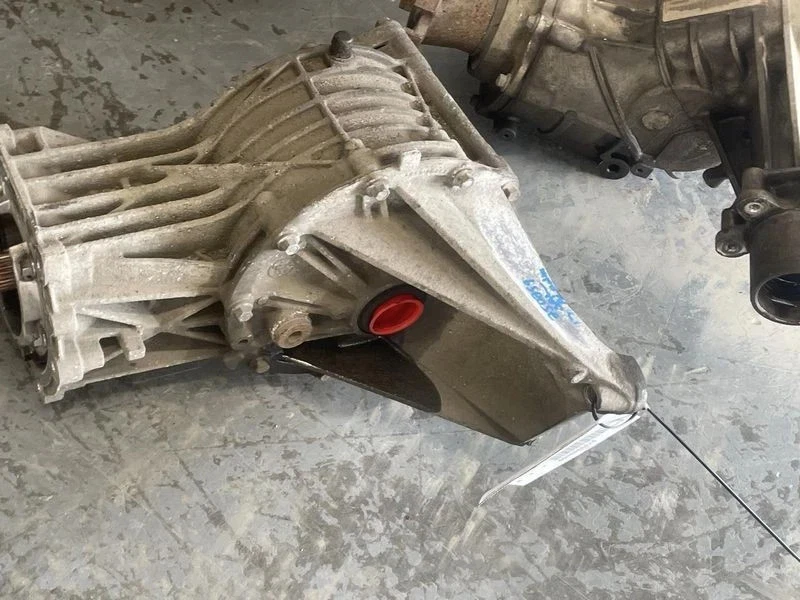 2009-2017 Chevrolet Traverse Rear Axle Differential Carrier Assembly OEM - Image 1 of 4