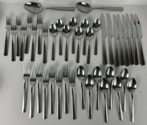  Set of 42 PC Oneida Flatware - 40 PC Flatware & 2 Serving Spoons. 💙  - Picture 1 of 11