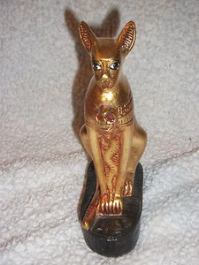 Vintage Gold Finish Cat on Base Egyptian Statue Made OF Basalt About 6.5x4x2 - Picture 1 of 6