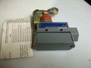 MICRO SWITCH BZE6-2RW234 LIMIT SWITCH NOS - Picture 1 of 5