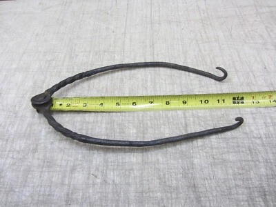 DE COLECCIÓN ANTIGUO HIERRO FORJADO PLEGABLE OLLA HERVIDOR MANGO LEVANTADOR ARTÍCULOS DE HIERRO ANTIGUO Foto 1 de 4