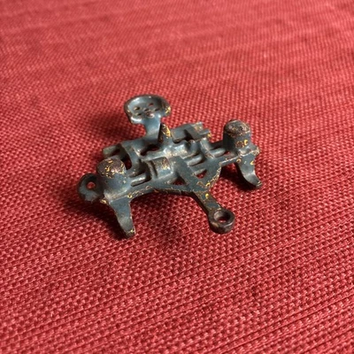 Maceta de juguete de hierro fundido azul oscuro Arcade vintage de 1930 Foto 1 de 4