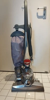 Kirby Sentria Staubsauger – Komplettset mit Koffer, Zubehör – wie neu! - Bild 1 von 4