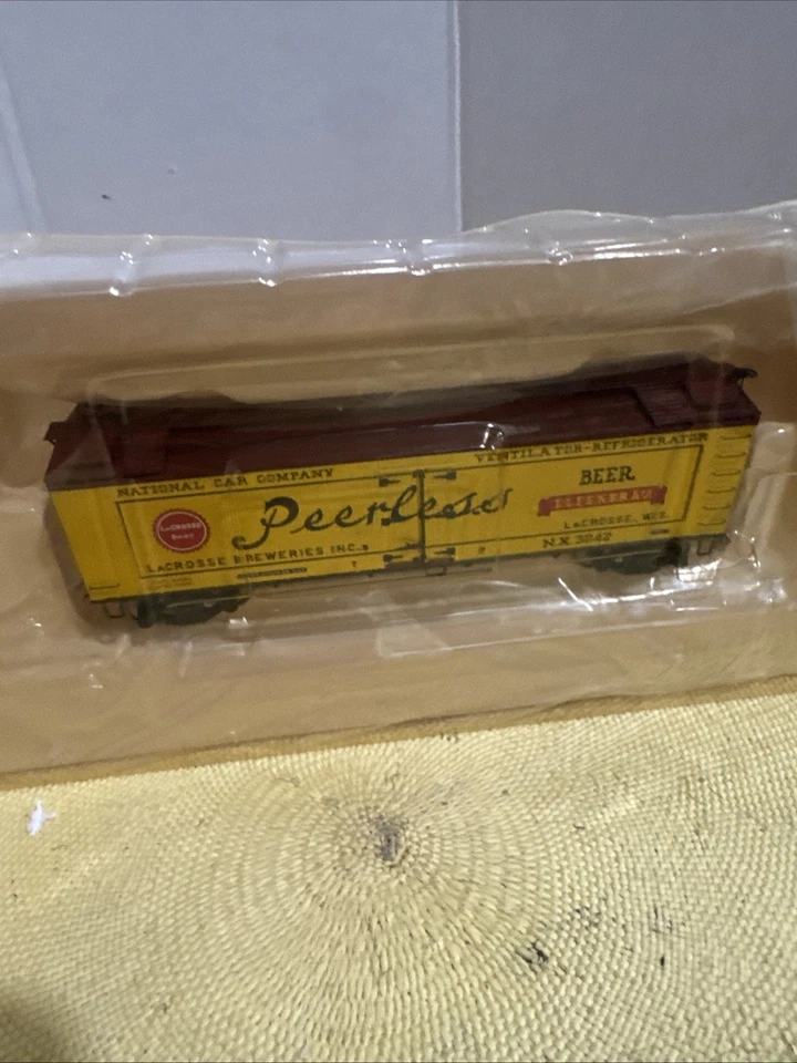 S Helper 01693 Peerless Beer Reefer (10/4/24) No Box- Plastic Insert - Image 1 of 4