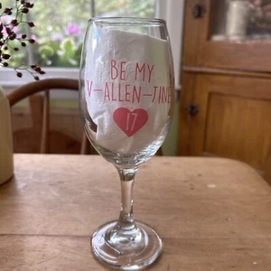 NEU ** BUFFALO BILLS GLAS WEIN Josh Allen ~ BILLS Mafia ~ PINK ~ BUFFALO BILLS SWAG * - Bild 1 von 4