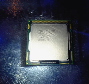 Intel Core i3-550 3.2GHz 4MB 2.5GT/s SLBUD LGA1156 Desktop CPU Processor - Picture 1 of 4