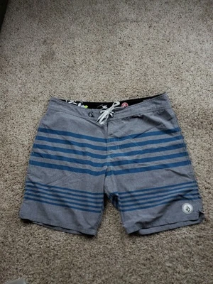 Volcom Board Shorts Mens 40 Gray Blue Striped Swim Trunks V4S Stretch Surf Logo - Image 1 of 4