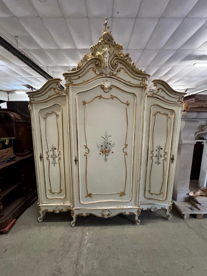 ANTIQUE ITALIAN PAINTED BEDROOM SET ARMOIRE - AH1000 - Image 1 of 1