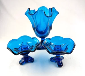Vase and Tapered Candleholder Viking Glass Bluenique Epic 6 Petal 3 Piece Set - Imagen 1 de 7