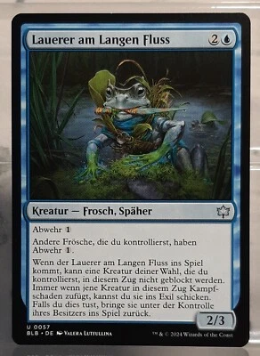 Magic - Lauerer am Langen Fluss - Uc/Artefakt/Frosch - Bloomburrow - DE/NM - Bild 1 von 2