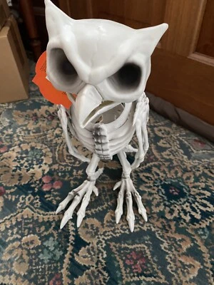 Figura de búho de plástico esqueleto de Halloween Foto 1 de 2
