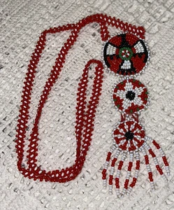 Very Nice Vintage Native American Hand Beaded Necklace - Picture 1 of 6