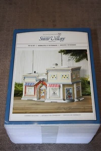 Dept 56 PET AND VET Snow Village 6011434 BRAND NEW 2023 Pet & Vet - Picture 1 of 2