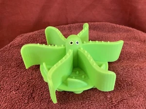 GREEN Slow Feeder Insert w/Suction Cups for Dog Bowls-Cuttable Silicone Octopus - Picture 1 of 7