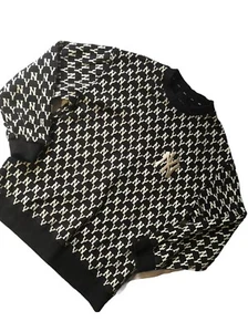 MLB NEW YORK YANKEES BLACK BASIC LOGO LONG SLEEVE SWEATSHIRT Sz M - Picture 1 of 13