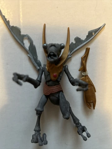 Hasbro Star Wars The Clone Wars CW34 Undead Geonosian Zombie 3.75” Cover