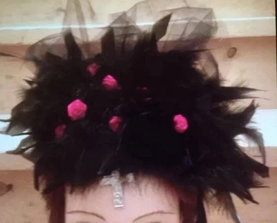 Mini Sombrero Victoriano Burlesque Gótico Cóctel Negro 5-1/4" PLATEADO Cruz Foto 1 de 4