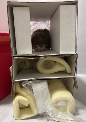 BRAND NEW Marie Osmond White Christmas Coming Up Roses Collection Porcelain Doll - Image 1 of 3