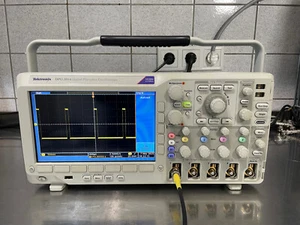 Oscyloskop Tektronix DPO 3014 100 MHz 2,5 GS/s z 6-miesięczną gwarancją - Zdjęcie 1 z 14