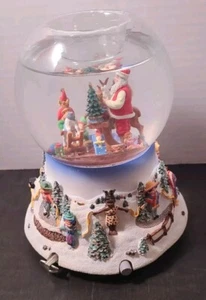 PartyLite Santa At His Shop Teelicht musikalische Schneekugel  - Bild 1 von 14