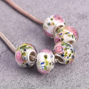5 cuentas blancas florales de 14 mm hechas a mano de vidrio de murano con dije europeo agujero grande - Imagen 1 de 2
