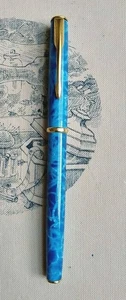 Never Inked Beautiful UNKNOWN Fountain pen BLUE MARBLE EFFECT + New Cartridge - Picture 1 of 11
