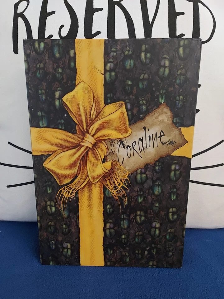 Coraline : Illustrated Edition - Neil Gaiman - Litjoy Exclusive - US HB 1st/1st - Image 1 of 4