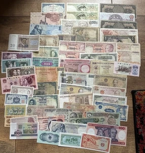 World Various Banknotes - Picture 1 of 1