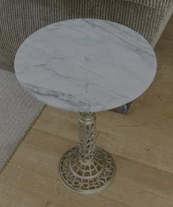 VINTAGE ROUND CARRARA MARBLE TOP BRASS FILIGREE PEDESTAL ACCENT BISTRO TABLE 16" - Picture 1 of 7