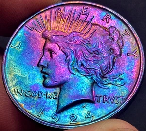 1924 Regenbogen getönter Peace Dollar BLAU LILA HIMMEL SELTEN - Bild 1 von 2