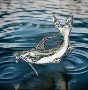 Realistisches Welsspiel Trophäe Fischstickerei Angeln Aufnäher - Bild 1 von 3